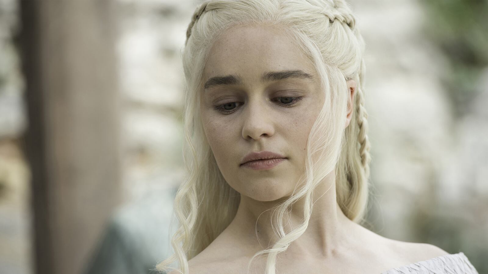articles/2015/05/11/game-of-thrones-khaleesi-goes-gangster-the-mother-of-dragons-flexes-her-might/150510-leon-got-recap-tease_koiiwq