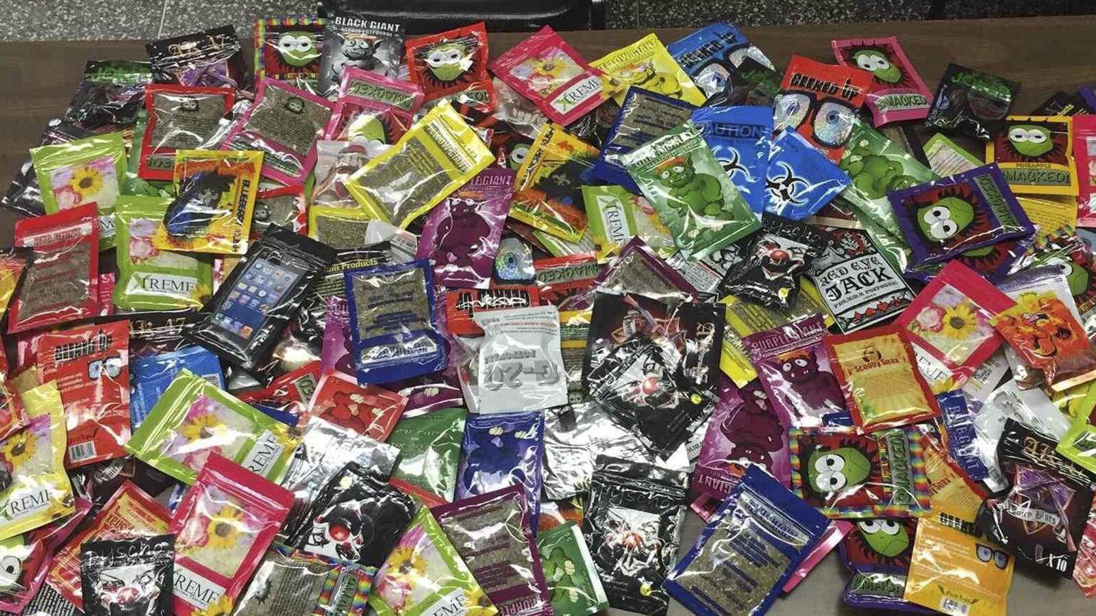 articles/2015/09/28/did-an-800k-traffic-stop-bust-a-major-new-york-city-spice-ring/150927-zavadski-k2-bust-teasea_eacvli