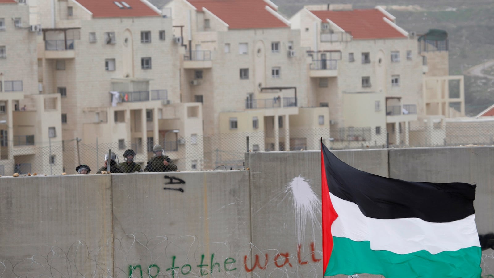 articles/2013/09/18/objectifying-palestinians-in-beinart-s-american-jewish-cocoon-essay/130812-beinart-peace-talks-tease_klqknw