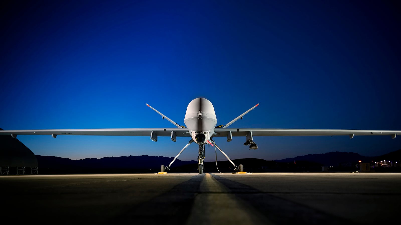 articles/2014/06/23/drone-memo-doesn-t-apply-to-america-s-new-terror-war/140623-lake-drone-tease_ulwkru