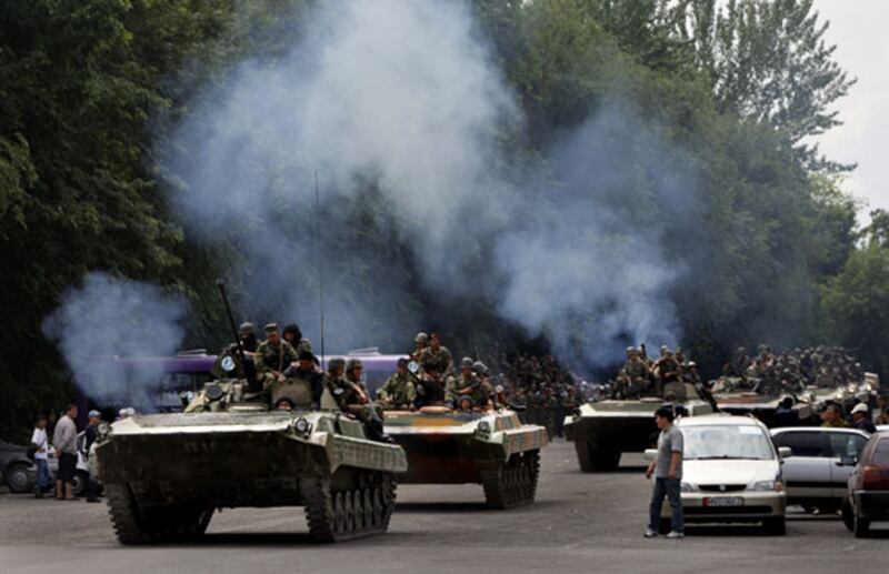 galleries/2010/06/19/kyrgyzstan-unrest/goltz-kyrgyzstan-8_ym1o8p