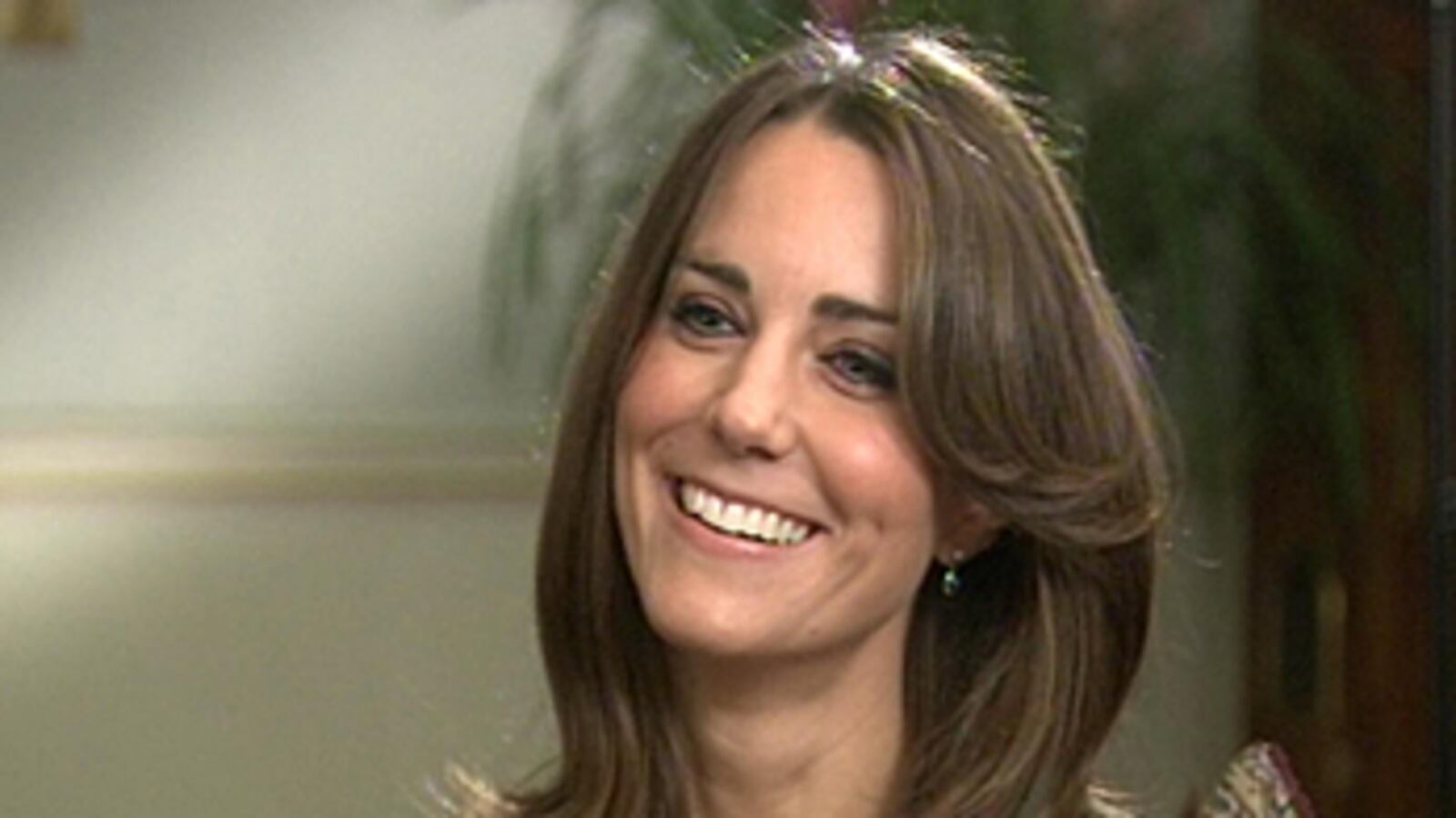 cheats/2010/12/05/kate-middleton-gets-the-diana-treatment/kate-middleton_nzkvpp