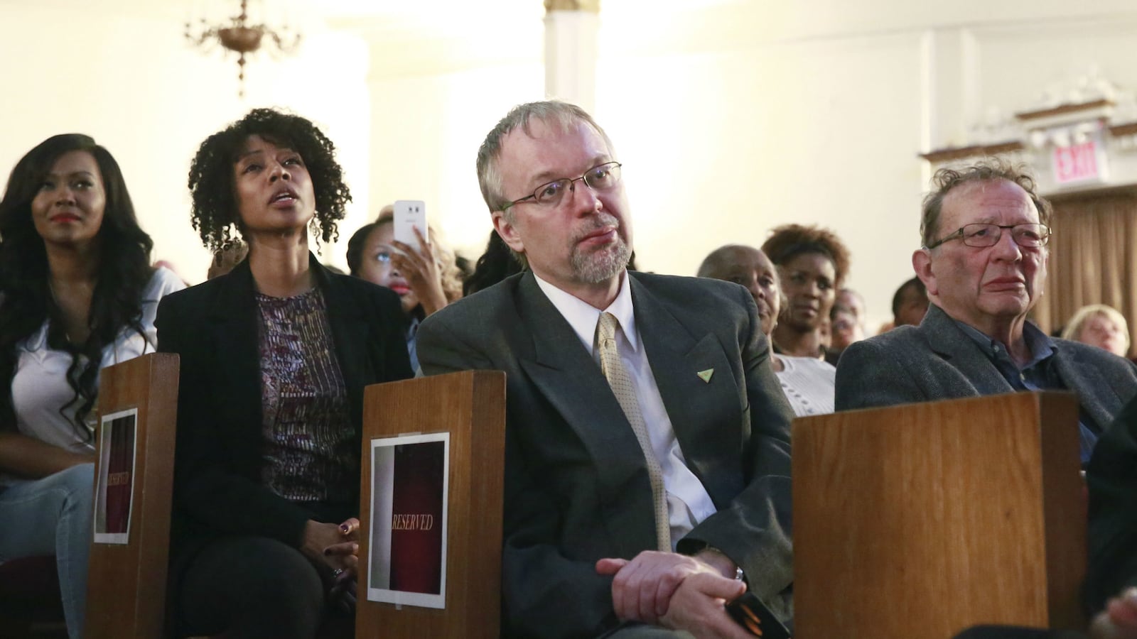 180911-levi-sanders-cheat_qmmgo0