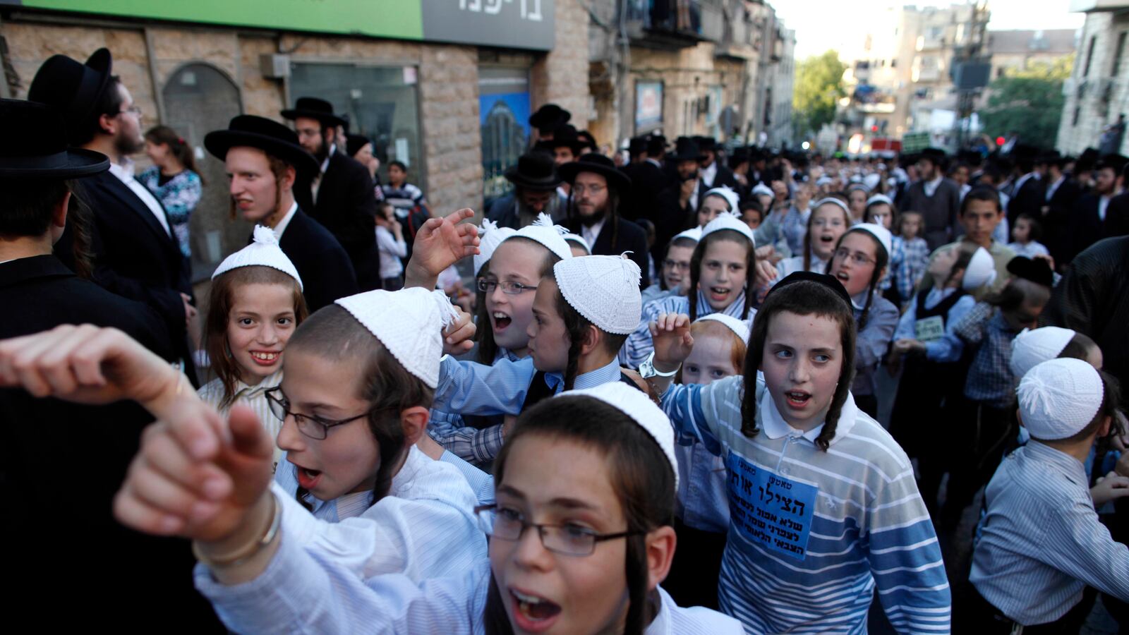 articles/2012/07/17/get-creative-for-yossi-falafel/orthodox-protest-openz_qbtwjy