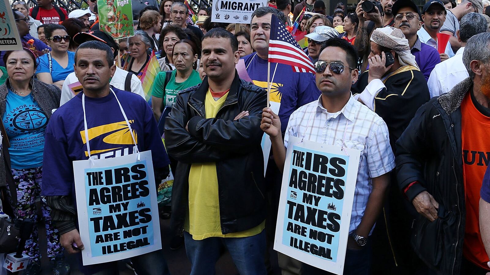 articles/2013/06/19/cbo-s-case-for-immigration-197-billion-cut-in-u-s-deficit/130618-immigration-deficit-gross-tease_urcbkz