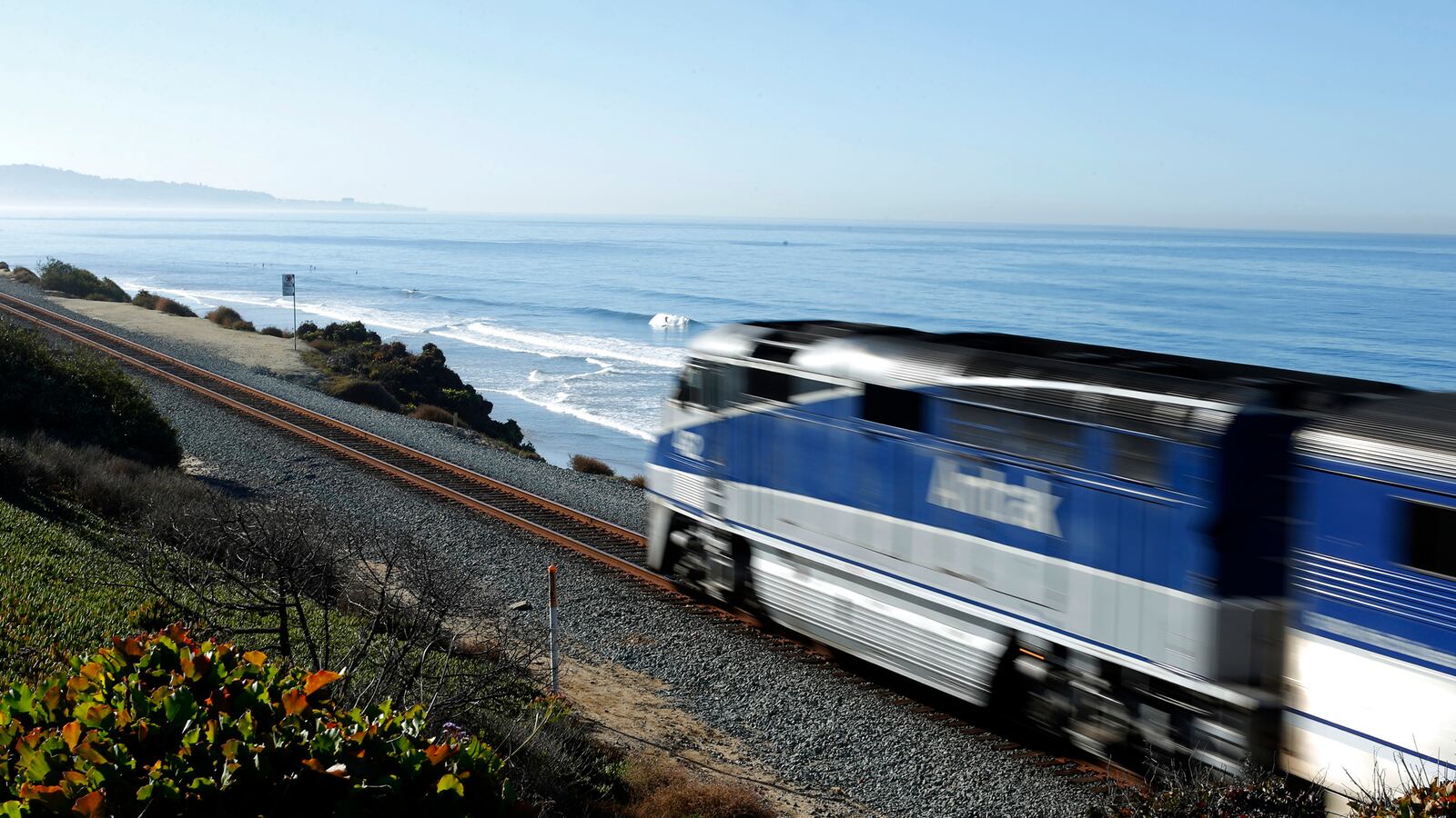 cheats/2015/05/13/house-cuts-amtrak-funding/150513-amtrack-funding-cheat_h7nfnh