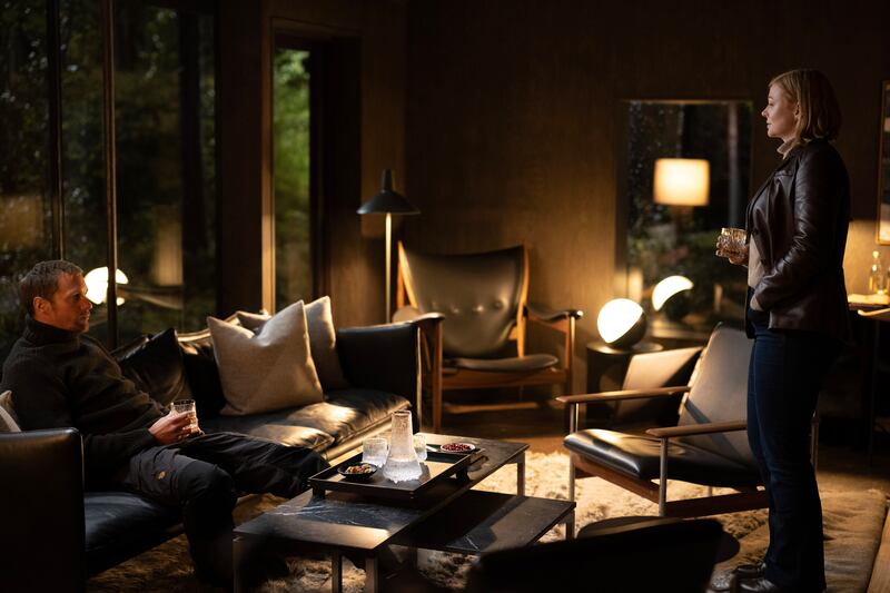 alexander-skarsga-rd-sarah-snook_bzvkjh