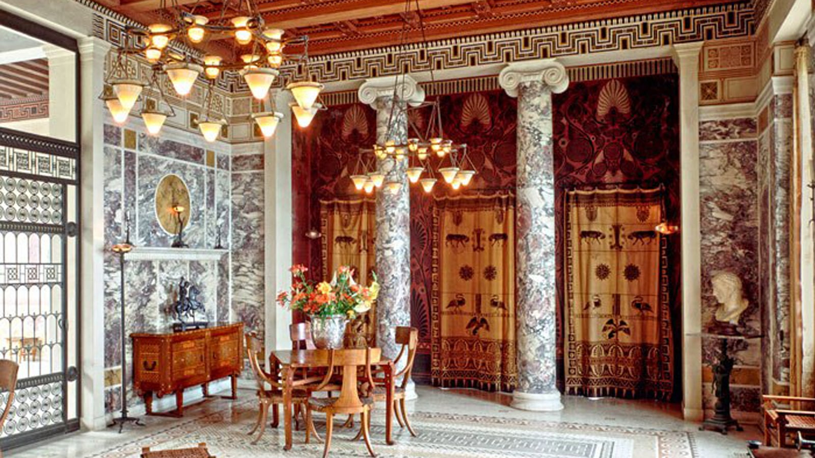 galleries/2014/04/29/designers-pick-their-most-inspiring-travel-destinations-photos/140424-travel-destinations-tease_uw6v4y