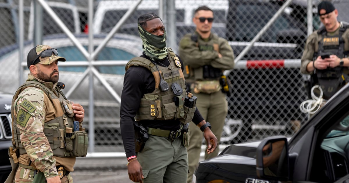 Four Migrants Escape ICE Facility in Embarrassing Security Fiasco