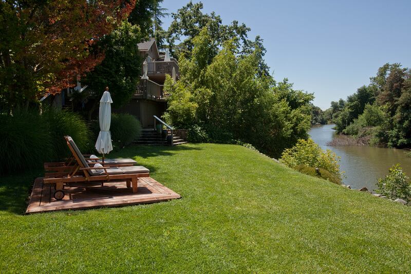galleries/2013/08/31/nine-luxury-retreats-in-california-wine-country-photos/Milliken_Creek_aoowdc