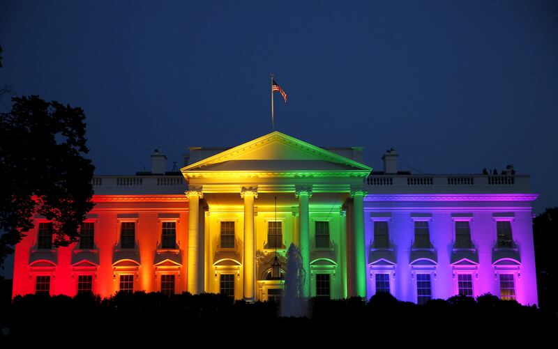 galleries/2015/06/26/scene-at-the-supreme-court-gay-marriage-photo/150627-gay-marriage-11_ta0f67