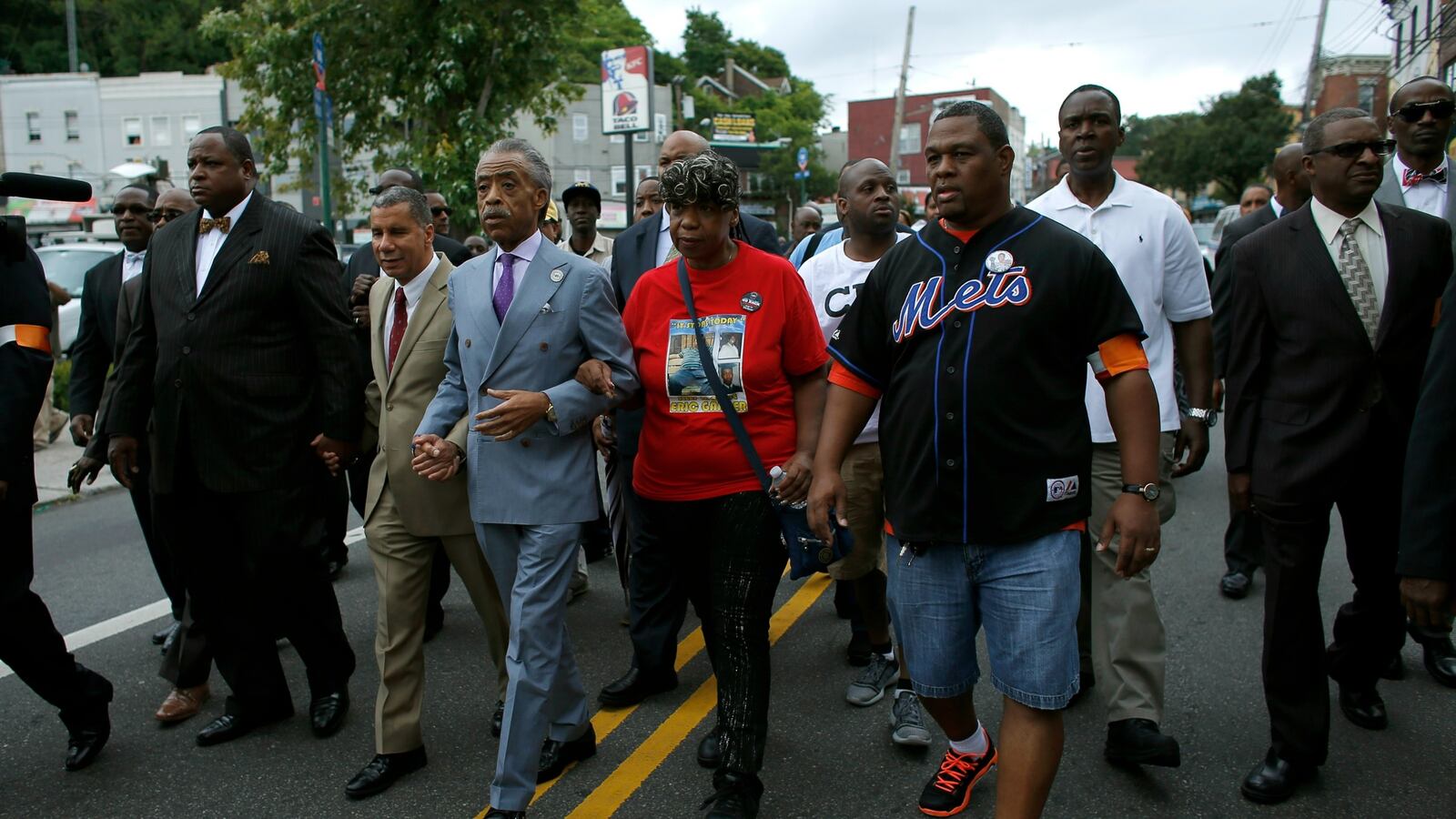 cheats/2014/08/23/thousands-join-march-for-eric-garner/140823-eric-garner-cheat_enyeli