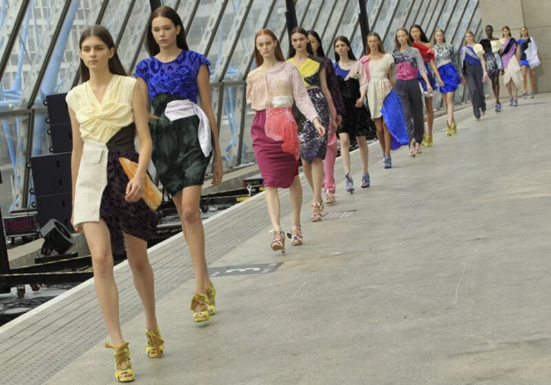 galleries/2010/09/19/london-s-first-days/londons-first-days---4_snhy01