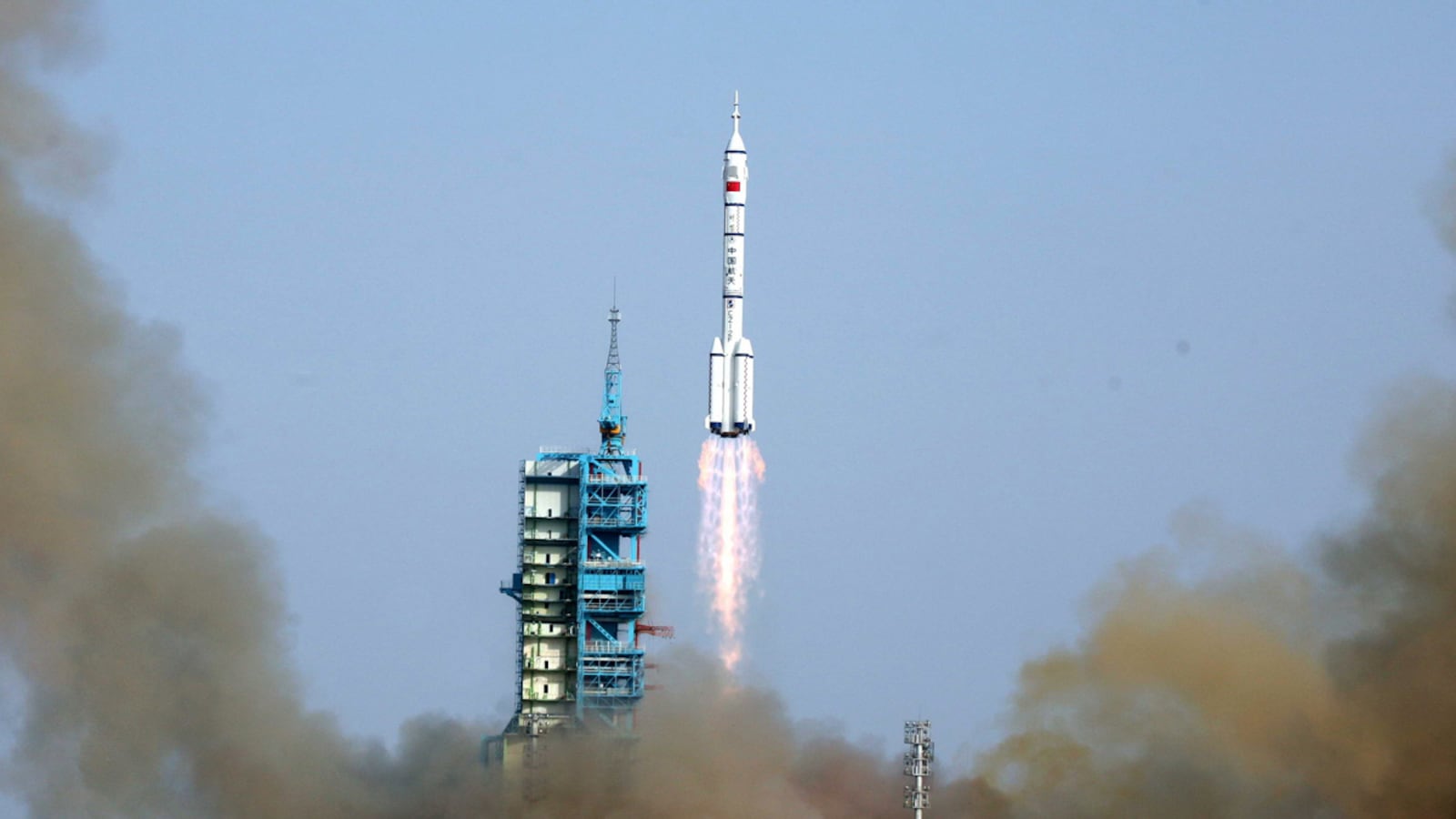 cheats/2012/06/18/china-makes-space-docking/china-space-module-docks-cheat_pta5yd