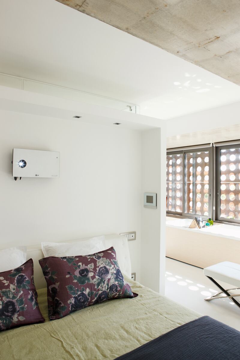 galleries/2013/02/25/omg-i-want-this-house-paris-photos/130222-omg-paris10_ylysbh