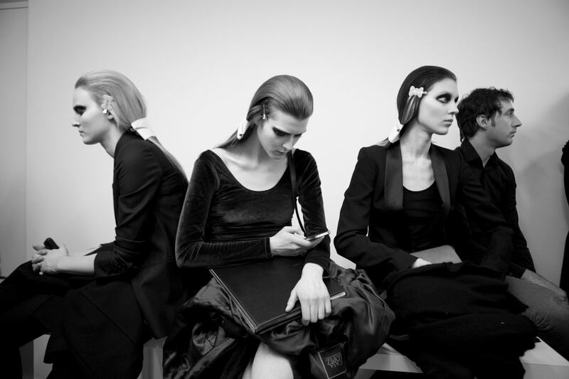 galleries/2012/02/27/versace-dolce-gabbana-prada-backstage-at-milan-fashion-week-fall-winter-2012-photos/milan-fashion-backstage-8_h08xxp