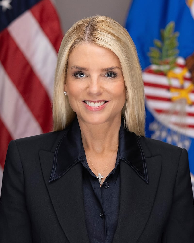 Bondi's official portrait is no longer on the DOJ walls.
