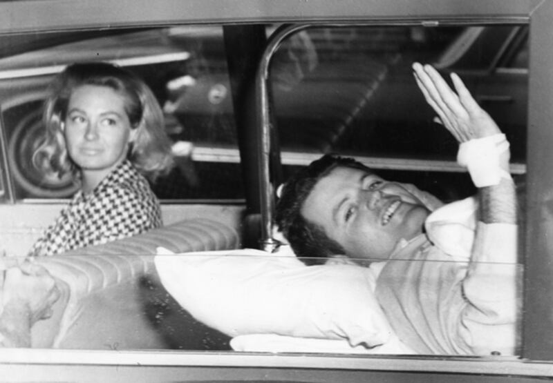 galleries/2009/02/18/the-senate-s-lion-as-a-young-cub/kennedy-accident_igngdf