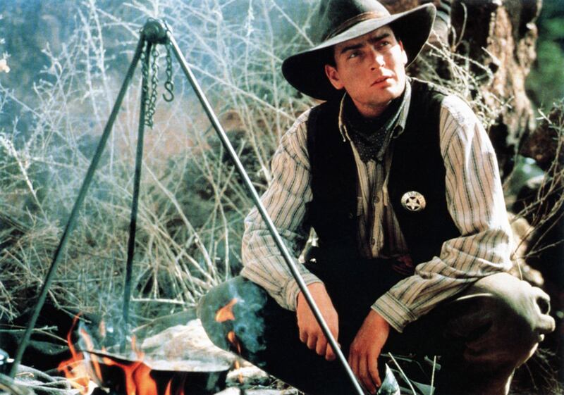 galleries/2010/10/26/charlie-sheen-s-self-help-manual/charlie-sheen---young-guns_fxew0o