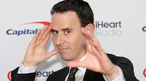 Oz Pearlman attends iHeartRadio z100's Jingle Ball 2025 Presented By Capital One at Madison Square Garden on December 12, 2025 in New York City.