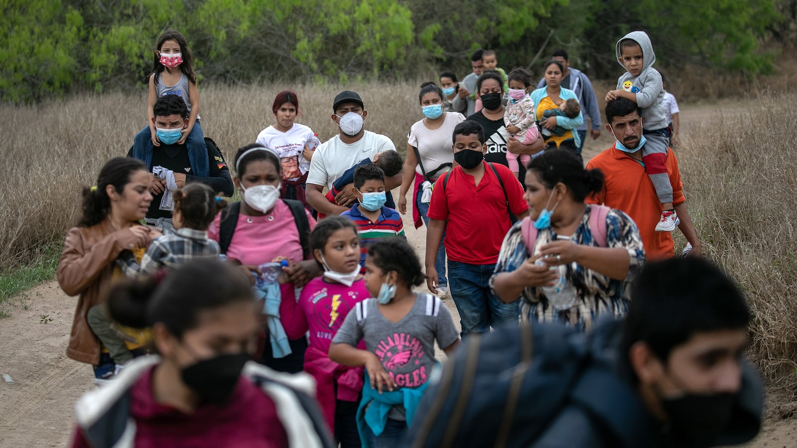 211116-family-seperation-tease-01_xgnt8n