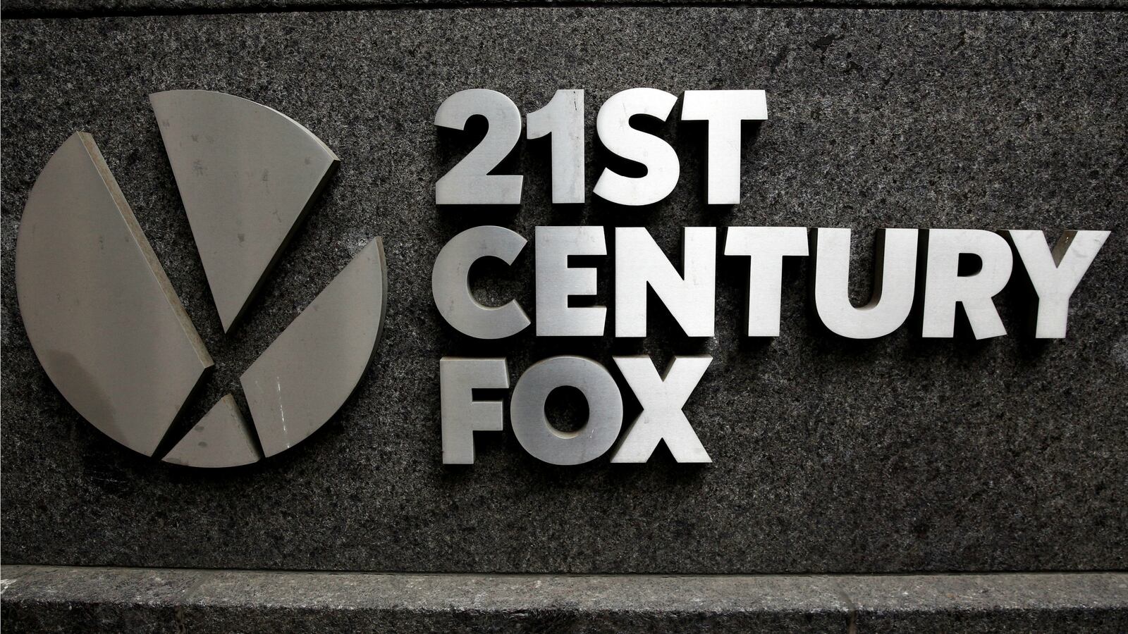 171213-fox-disney-deal-imminent-cheat_afuoqb