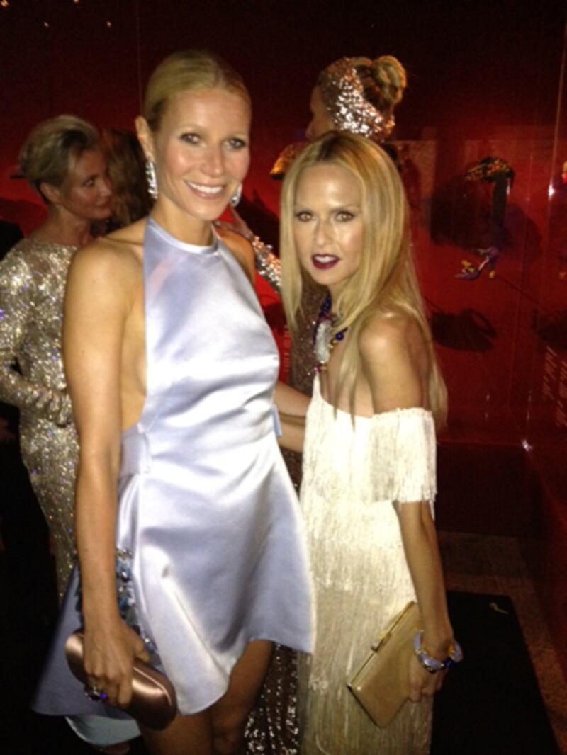 galleries/2012/05/13/russell-brand-jason-mraz-more-celebrity-twitter-pictures-photos/gal-klassen-twitpic-zoe-8_oqufym