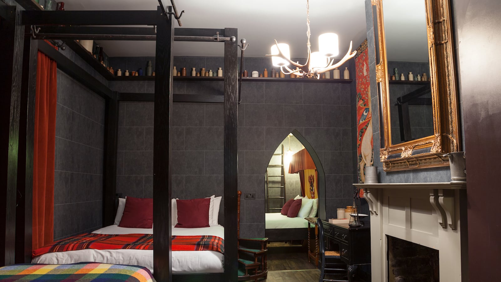articles/2014/10/26/stay-in-the-magical-harry-potter-hotel-london-s-georgian-house-offers-wizard-s-chambers/141026-stern-harry-potter-tease_c9xvat
