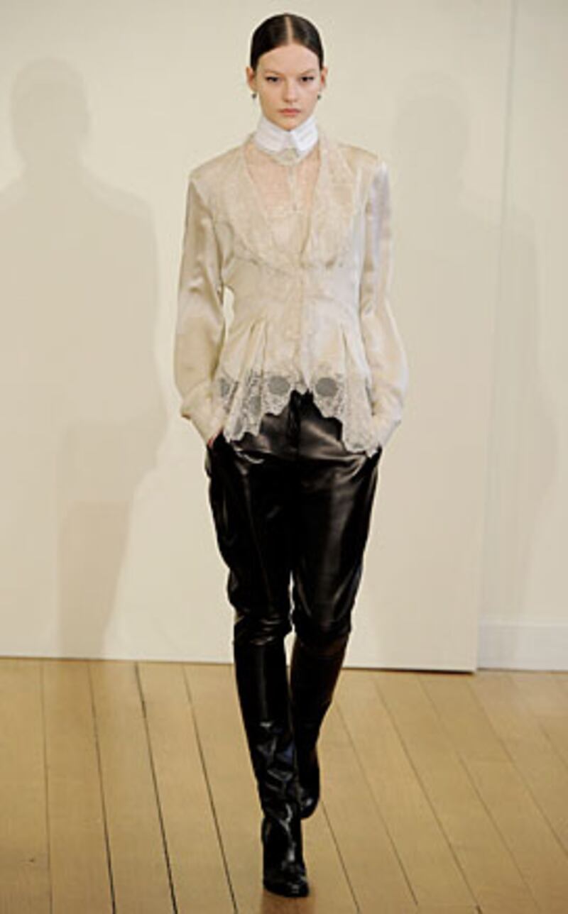 galleries/2010/02/14/fashion-week-day-4/fashion-day-4---alberta-ferretti_ajt3hu