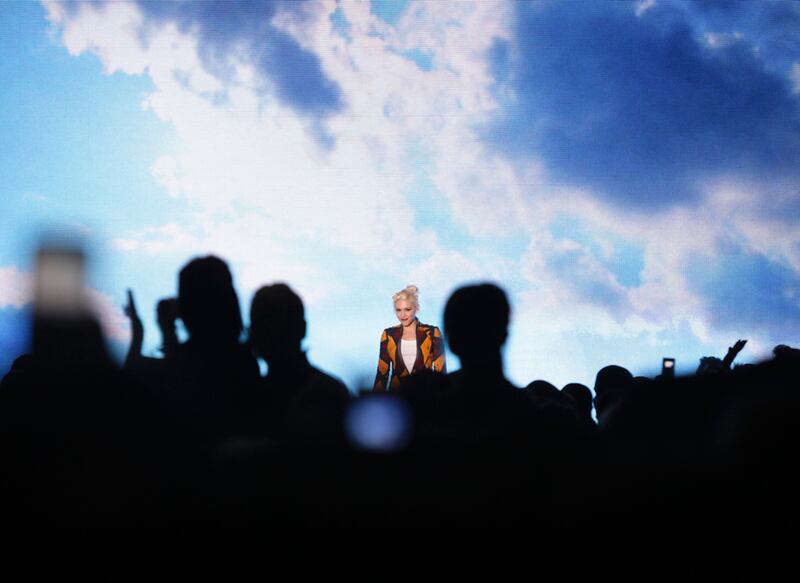 galleries/2010/09/16/backstage-at-l-a-m-b/backstage-at-lamb---16_v9mlp1