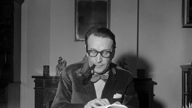 articles/2010/12/04/georges-simenon-review-of-pedigree-by-nathaniel-rich/rich-france-noir_145225_zfjzeg