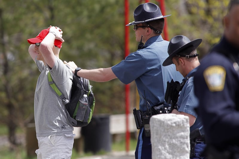galleries/2013/04/19/boston-marathon-bombers-pre-dawn-manhunt-photos/130419-manhunt1a_oesgl0