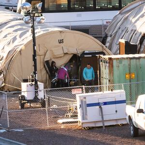 190415-Glawe-Hamel-tent-city-tease_qcttqc