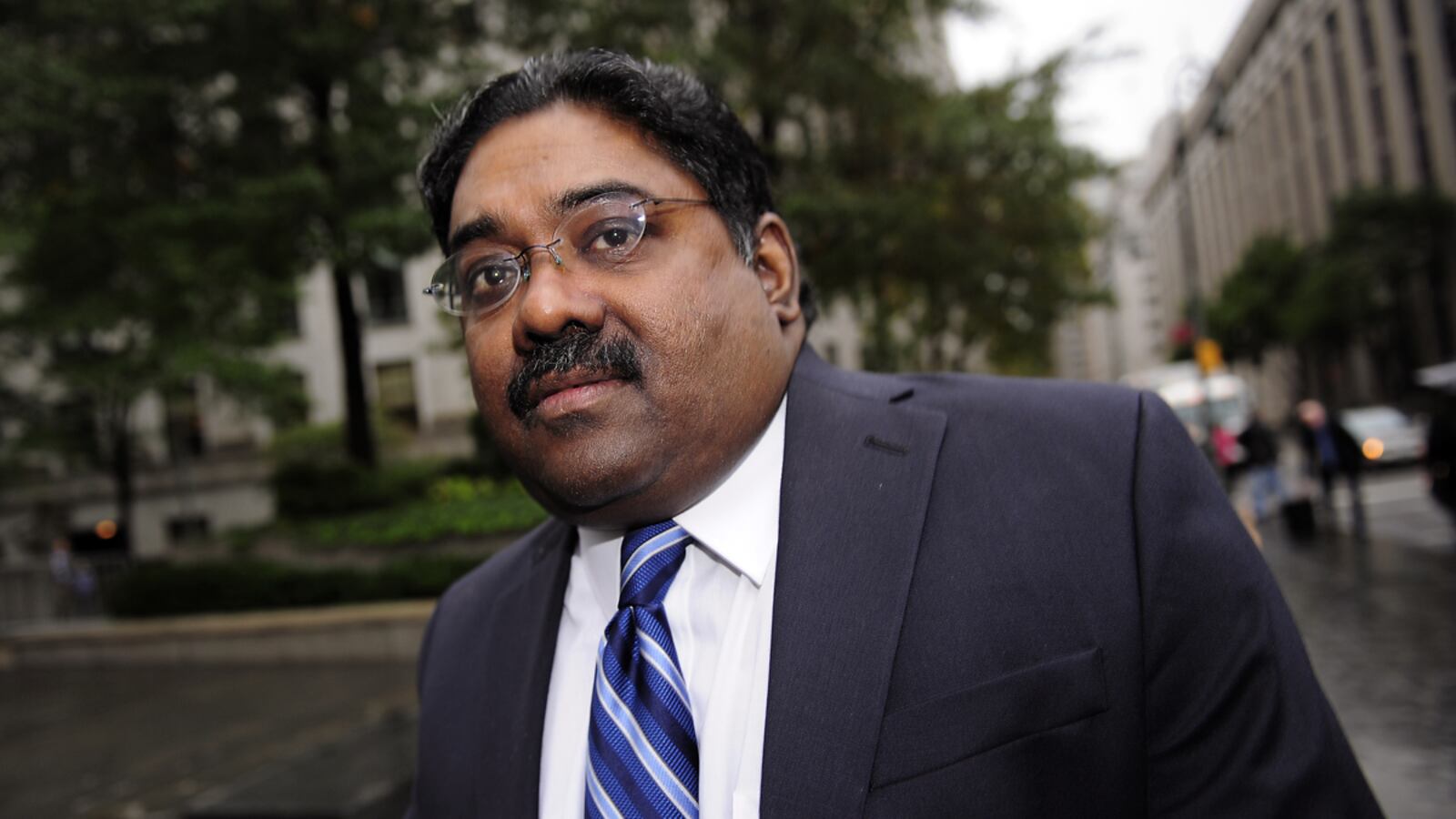cheats/2011/12/01/feds-to-charge-more-in-insider-trading/white-collar-criminals-raj-rajaratnam-tease_qiilbd