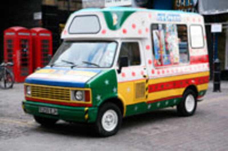 articles/2010/06/25/food-trucks-bacon-truffle-oil-and-more-overplayed-food-trends/powers-food-trends---truck_yiuewx