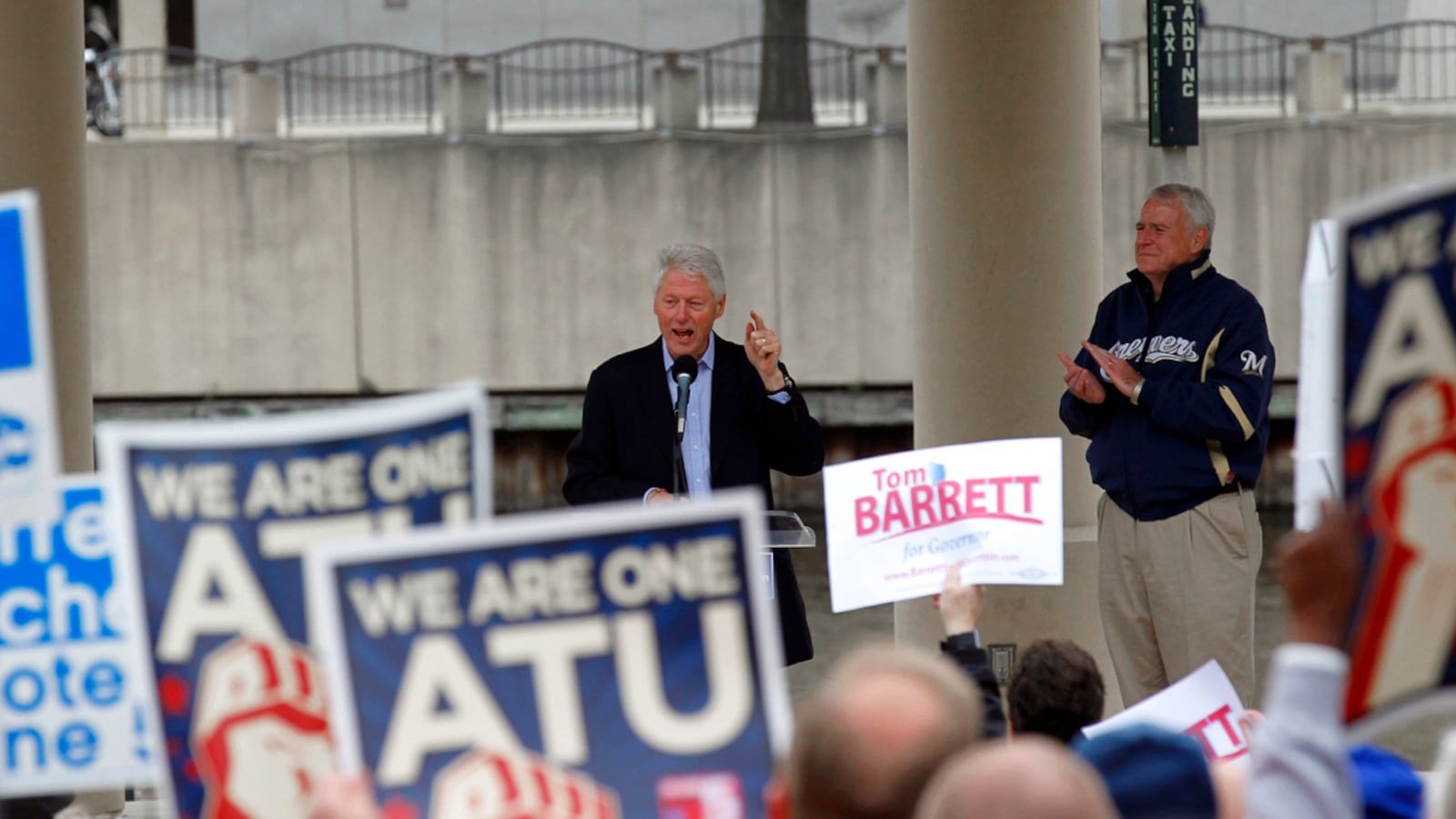 articles/2012/06/05/the-downside-of-obama-s-decision-to-skip-wisconsin/wisonsin-recall-election-alterman_ijjitw