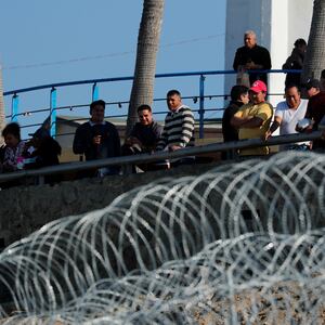 181121-trump-mexico-asylum-policy-cheat_zghqkm