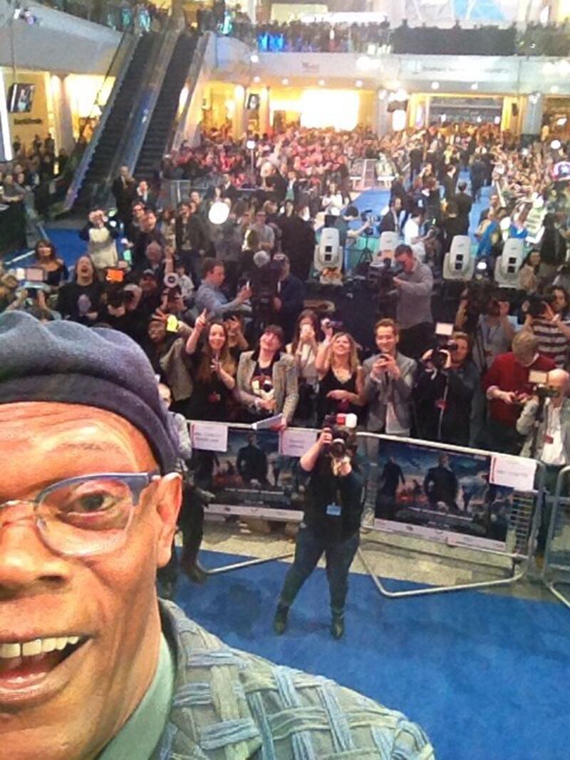 galleries/2014/03/23/oprah-justin-bieber-and-the-best-celebrity-selfies-of-the-week/140321-selfies-SamuelLJackson_pecmkq