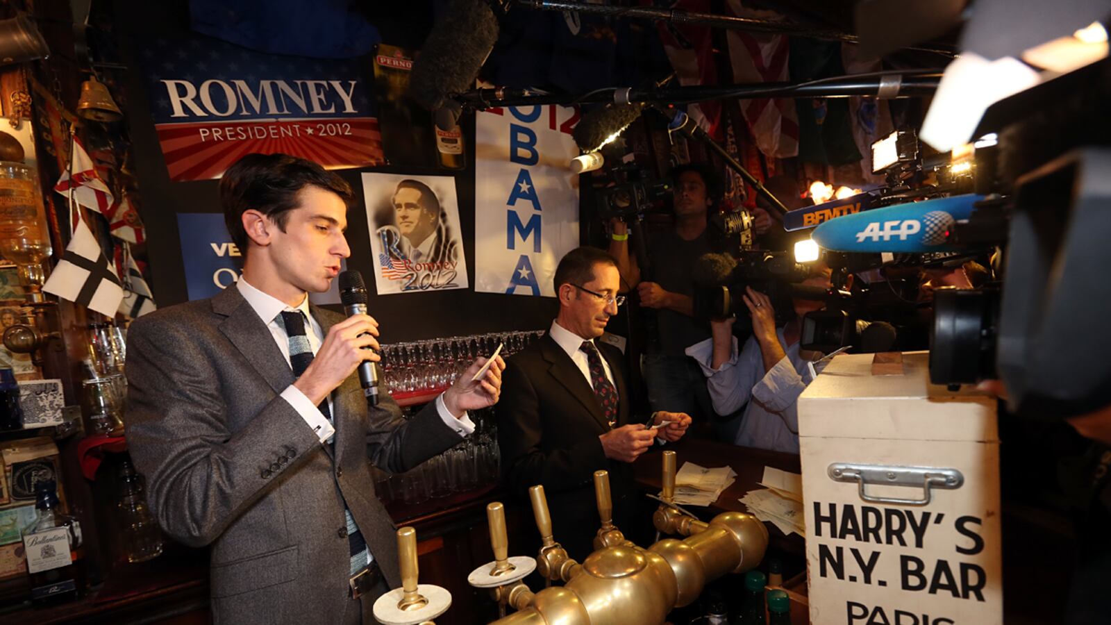 articles/2012/11/07/europeans-react-to-obama-win/europe-reax-paris-bar-dickey_j6mjac