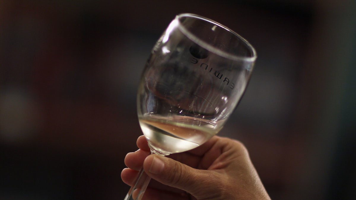 cheats/2014/11/26/thousands-of-uk-drinkers-get-daily-pill/141126-wine-britain-cheat_b5jqpe