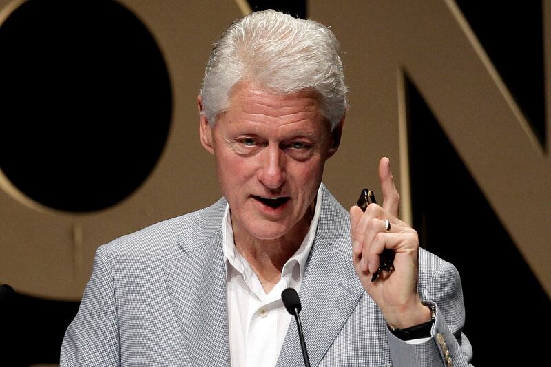 articles/2012/06/25/bill-clinton-warns-about-supreme-court-ruling-against-obamacare/bill-clinton-individual-mandate-sheehy_bt40aj