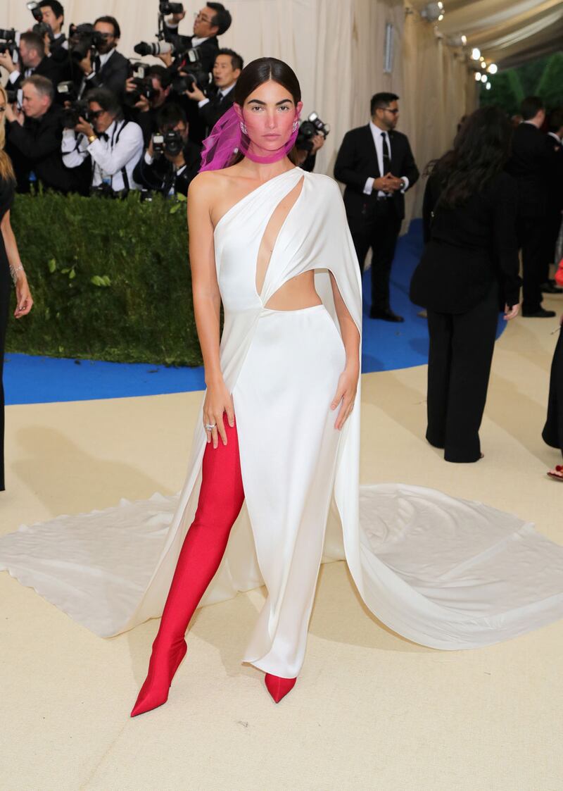 galleries/2017/05/01/how-to-rock-the-met-gala-red-carpet/170501-met-gala-38_ynjkka