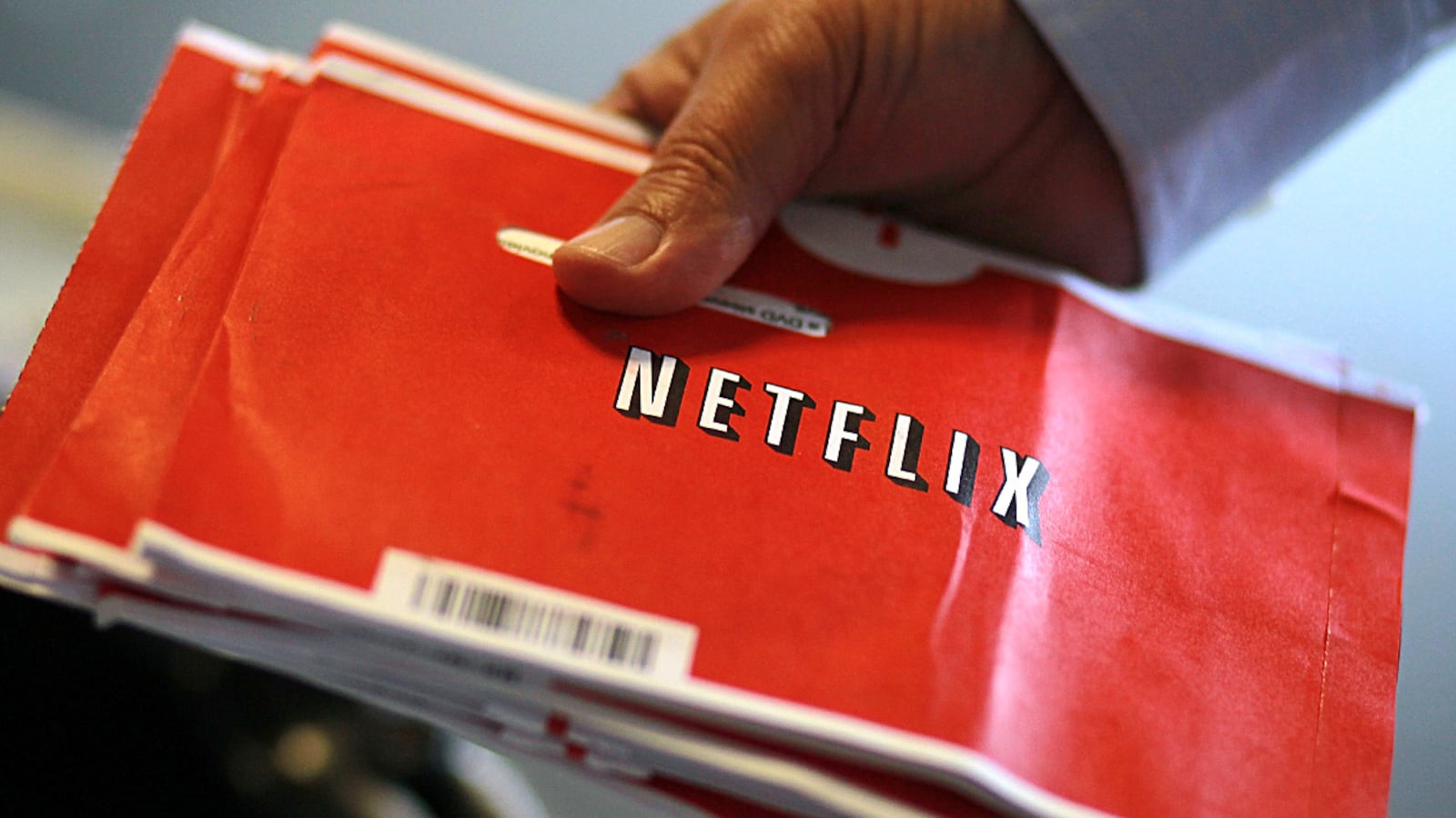 cheats/2012/03/07/netflix-mulls-cable-partnership/netflix-arrested-development-cheat_bu6cxr