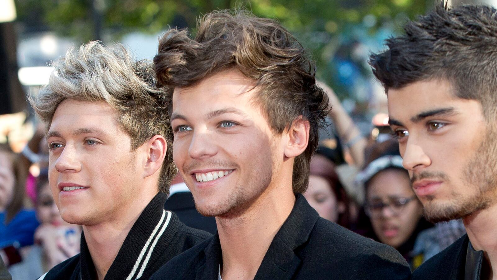 cheats/2014/05/28/one-direction-member-used-n-word/140528-louis-tomlinson-cheat_xqq67n