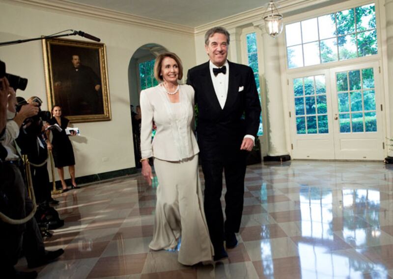 galleries/2010/05/19/obama-calderon-state-dinner/state-dinner---pelosi-1_mtofnl