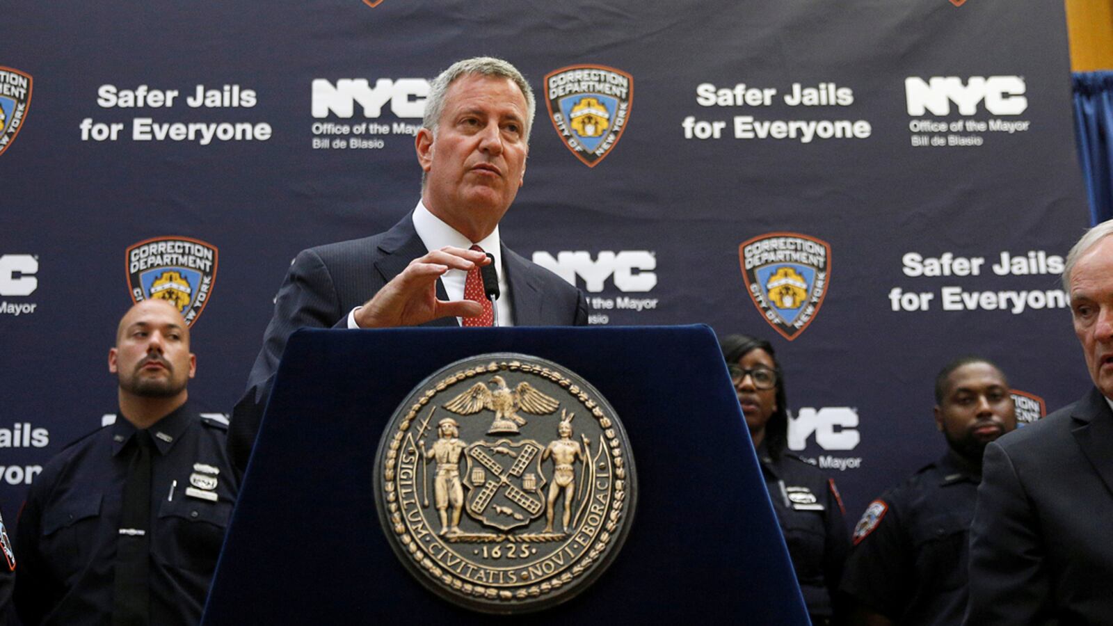 cheats/2016/11/11/de-blasio-nyc-will-resist-trump-plans/161111-deblasio-cheat_xtjfw0