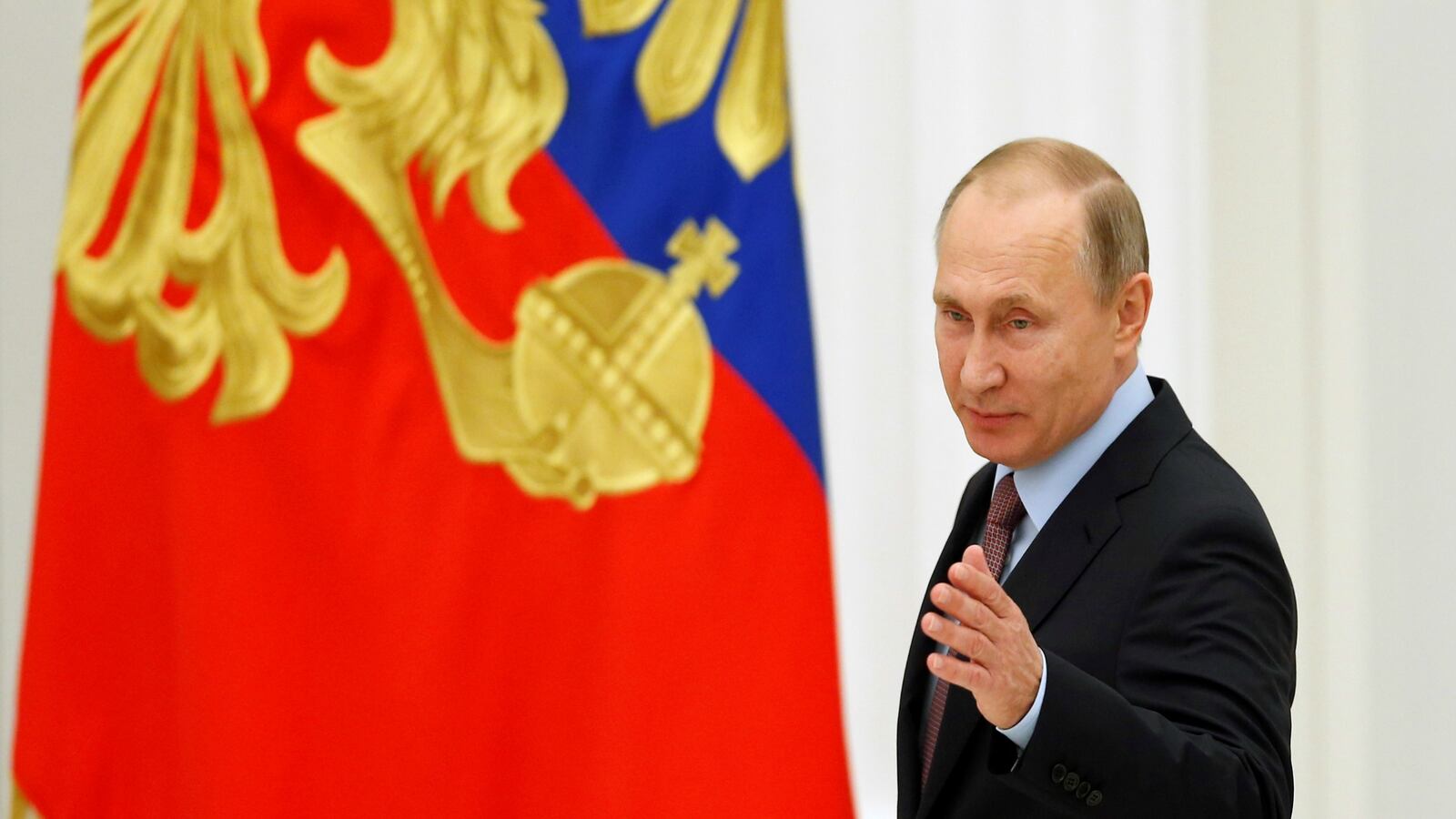 cheats/2016/12/14/officials-putin-involved-in-u-s-hacks/161126-putin-castro-condolences-cheat_djvgcn