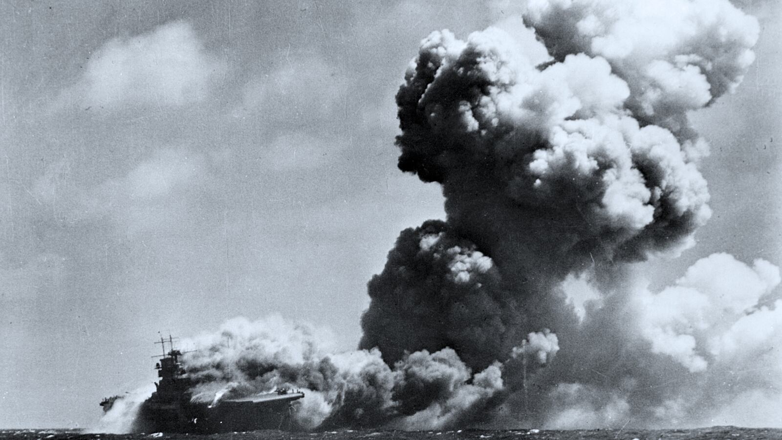 articles/2016/05/29/when-the-u-s-went-to-war-before-pearl-harbor/160528-wortman-boat-fight-tease_jy2m1j