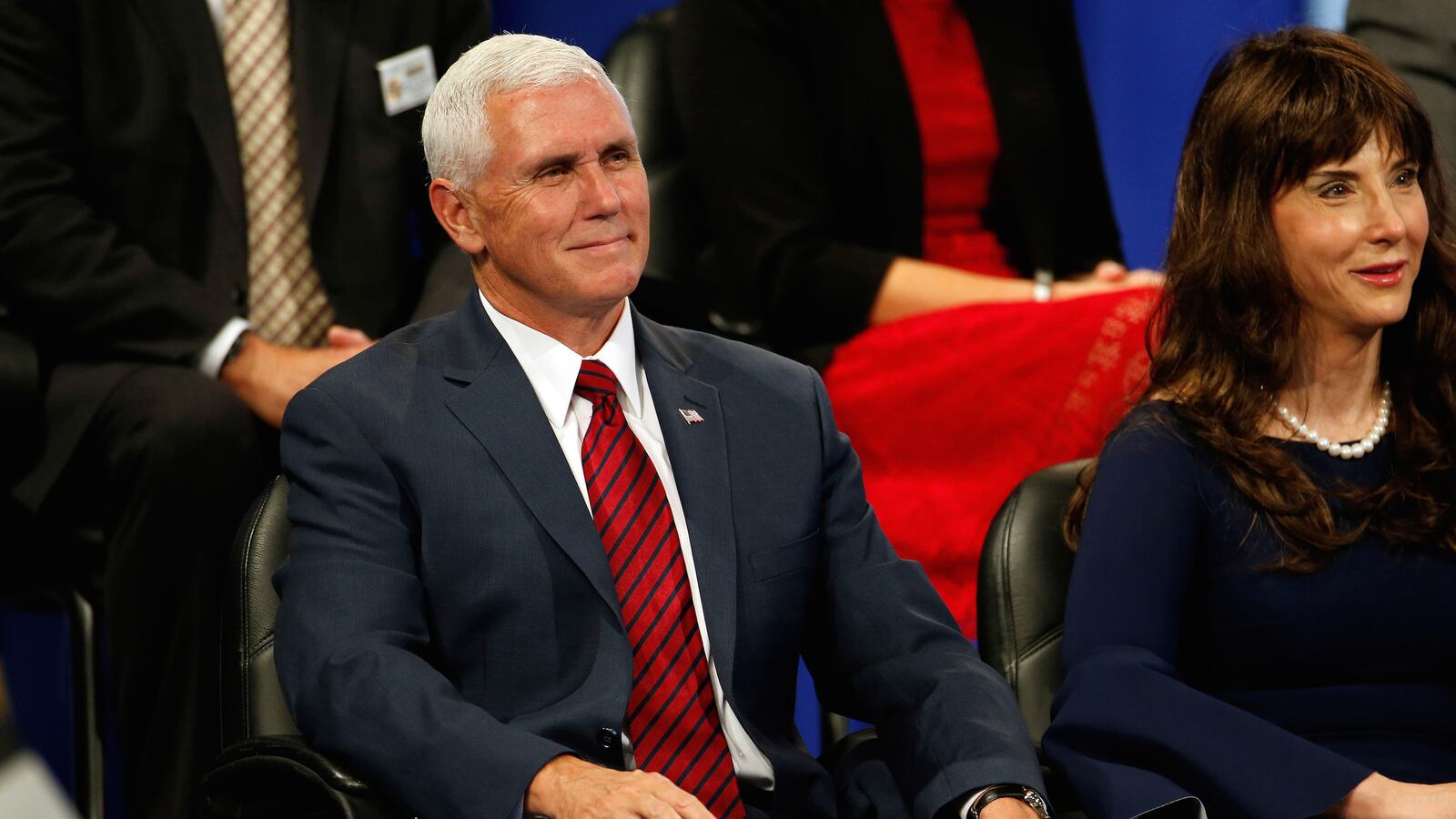 cheats/2016/08/01/trump-fans-boo-air-force-mom-at-mike-pence-rally/160801-pence-veteran-cheat_onv8dr