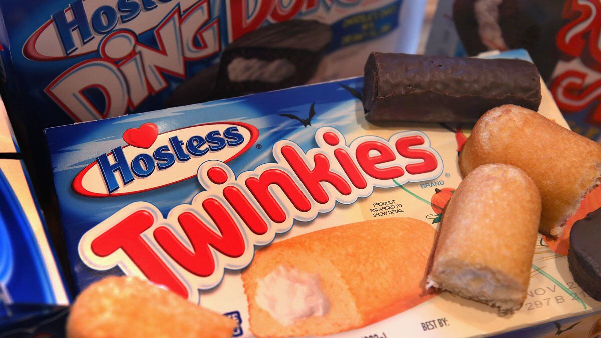 cheats/2012/11/29/hostess-executives-get-bonuses/hostess-twinkies-closes-cheat_qzssyc